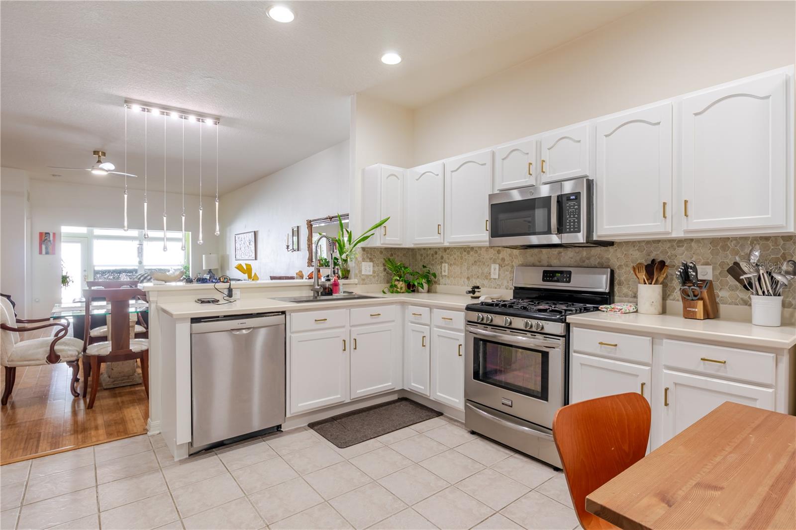 Image 6 of 22 For 31500 Shaker Circle