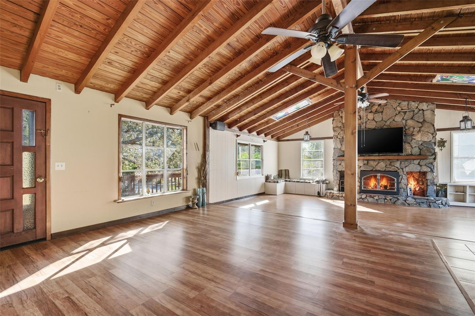 Image 4 of 75 For 1112 Florida Avenue