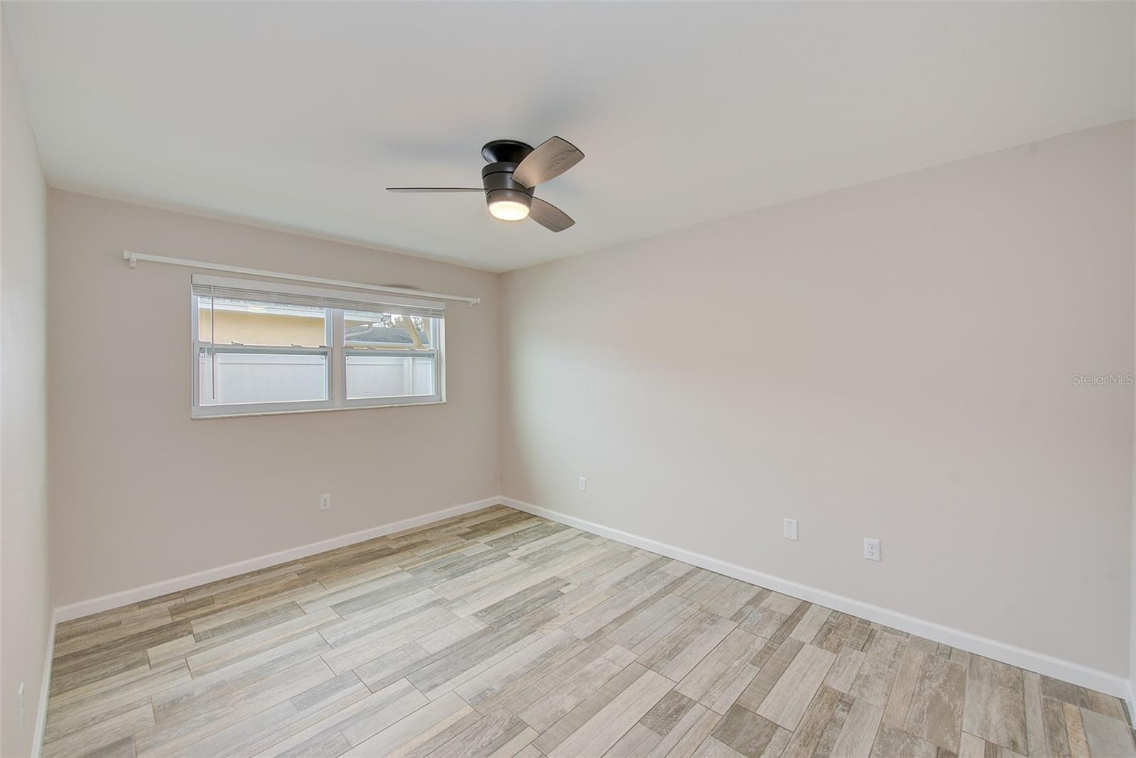 Image 20 of 59 For 2589 Sunny Breeze Avenue