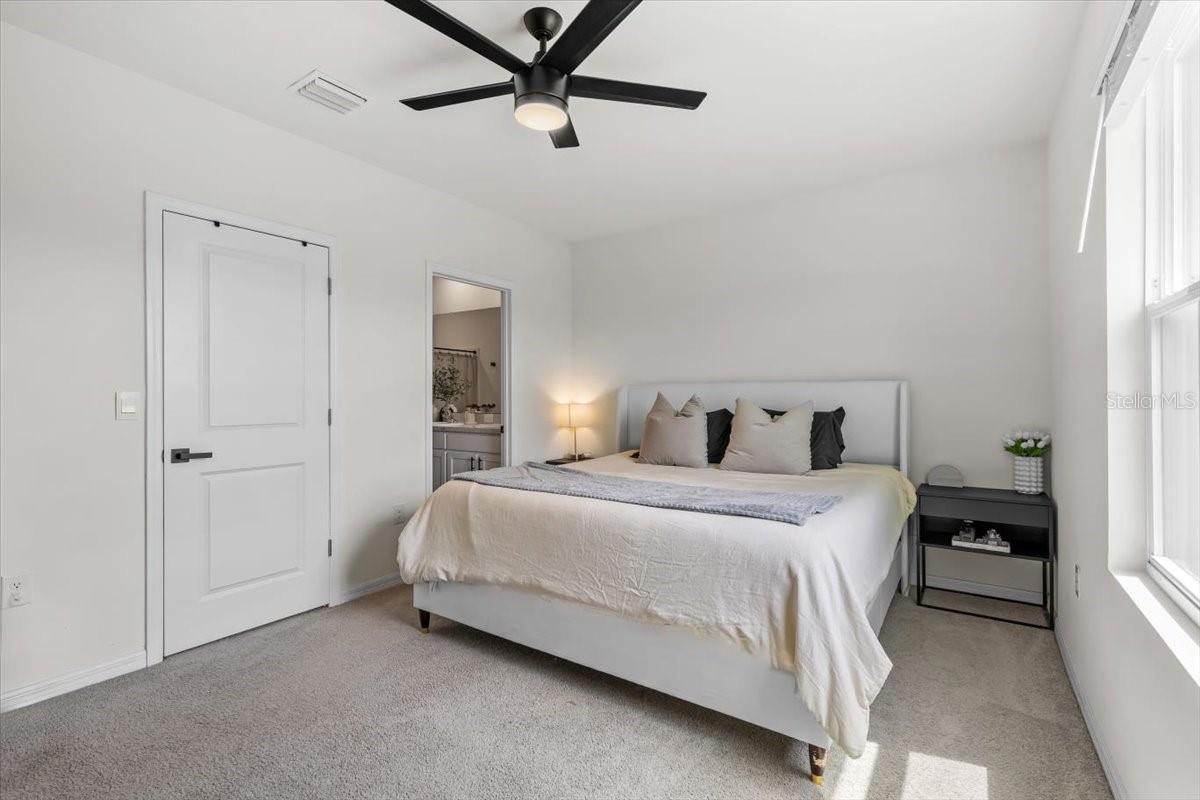 Image 16 of 42 For 33064 Tulip Petal Lane