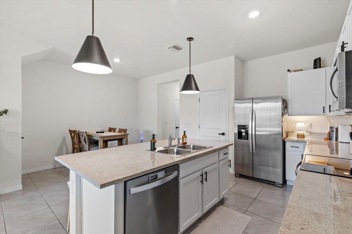 Image 7 of 42 For 33064 Tulip Petal Lane