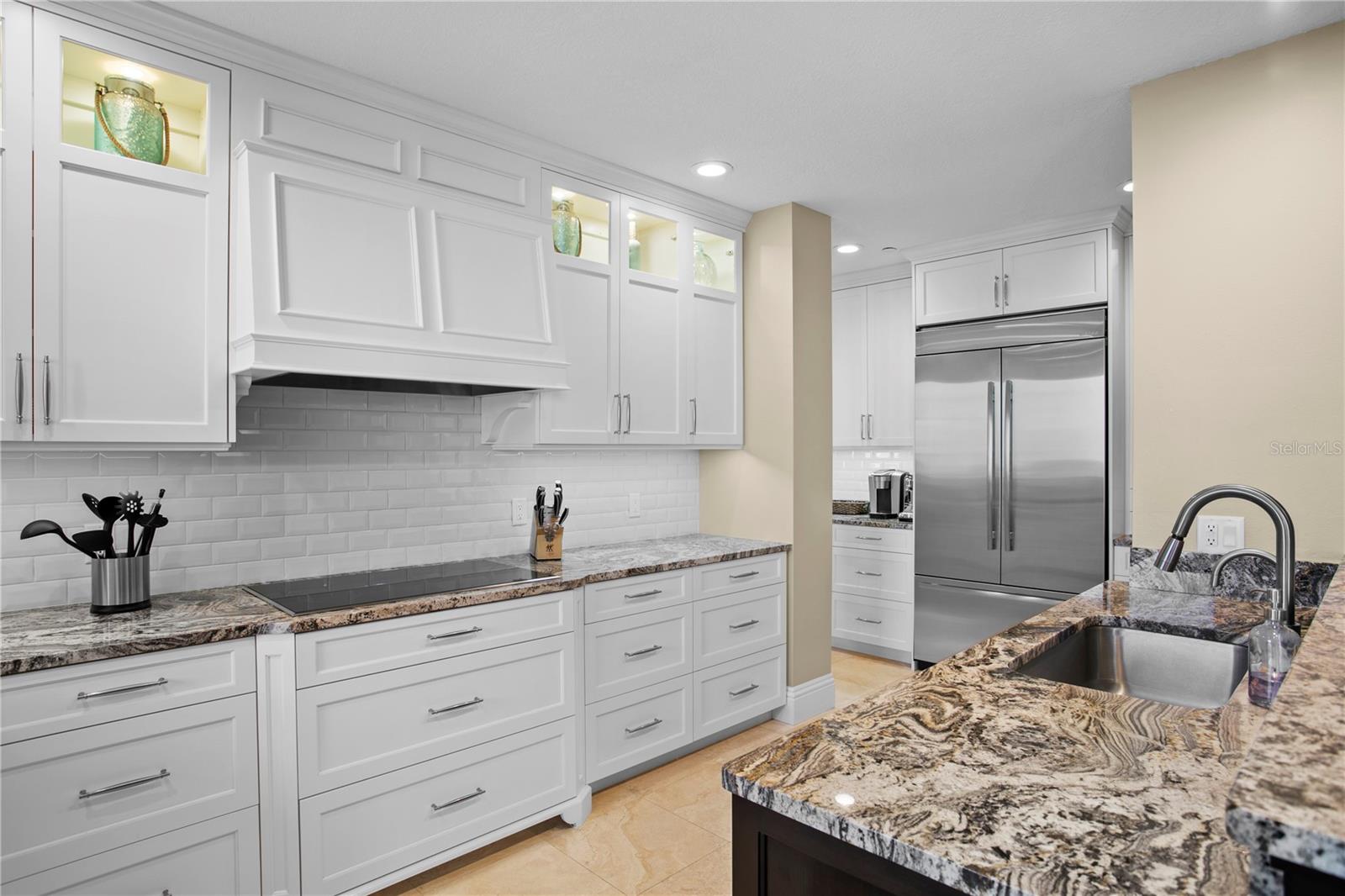 Image 13 of 54 For 521 Mandalay Avenue 1210