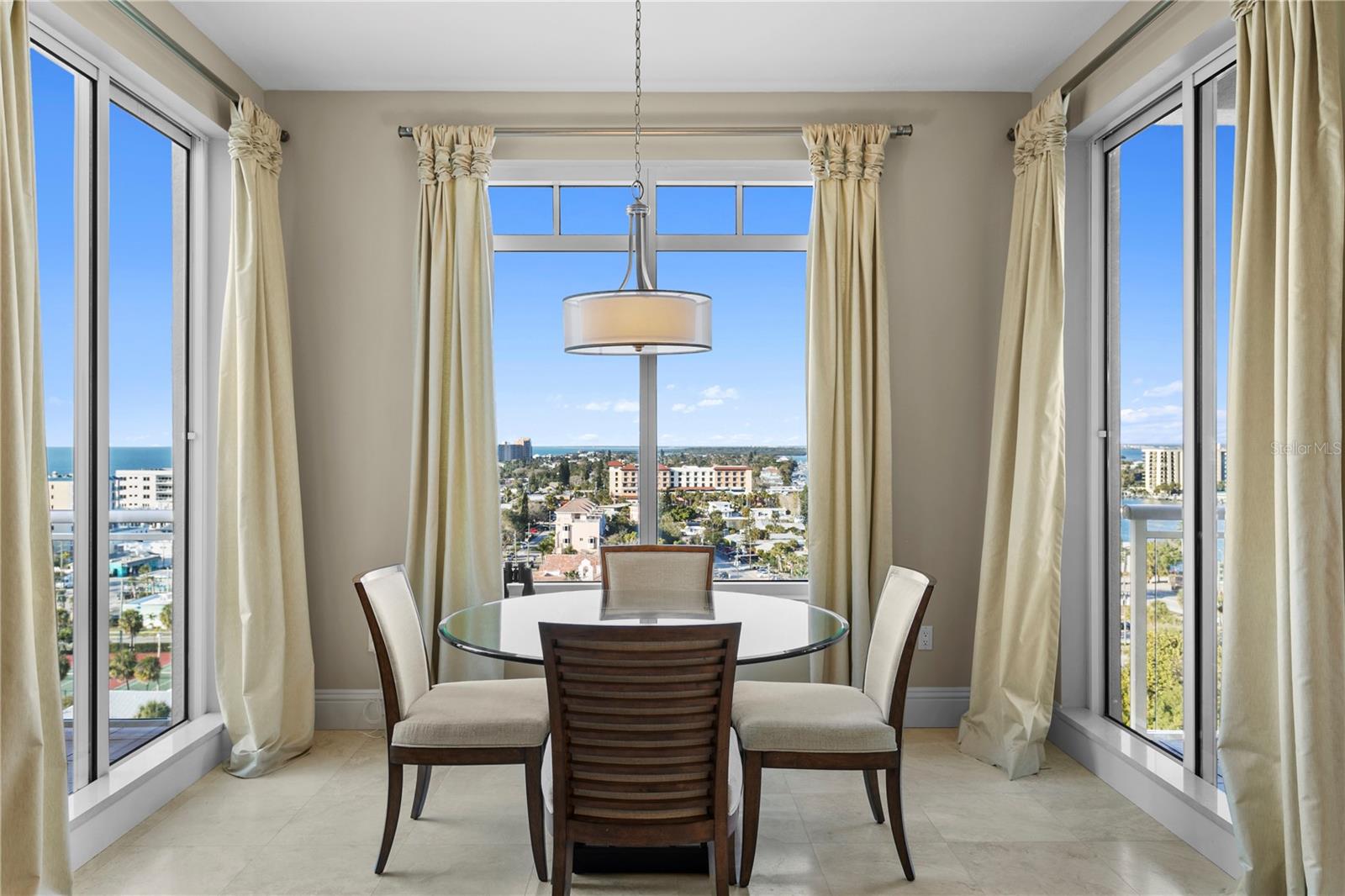 Image 19 of 54 For 521 Mandalay Avenue 1210