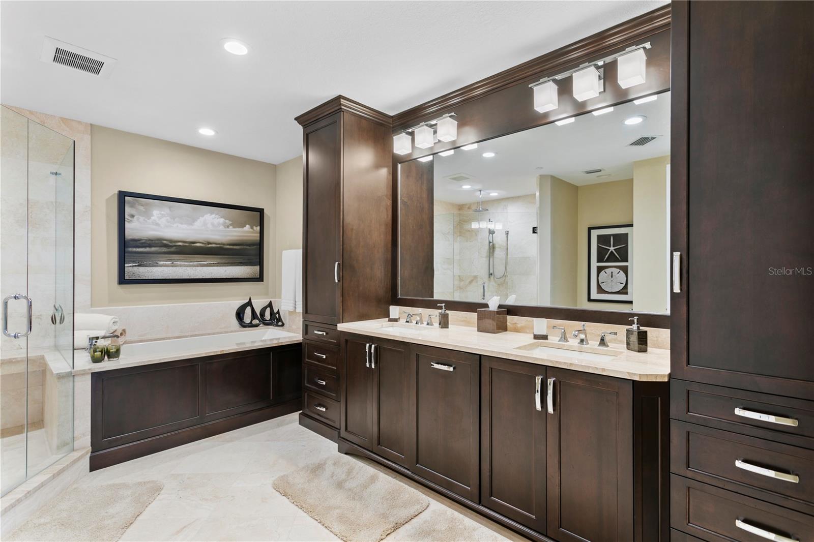 Image 25 of 54 For 521 Mandalay Avenue 1210