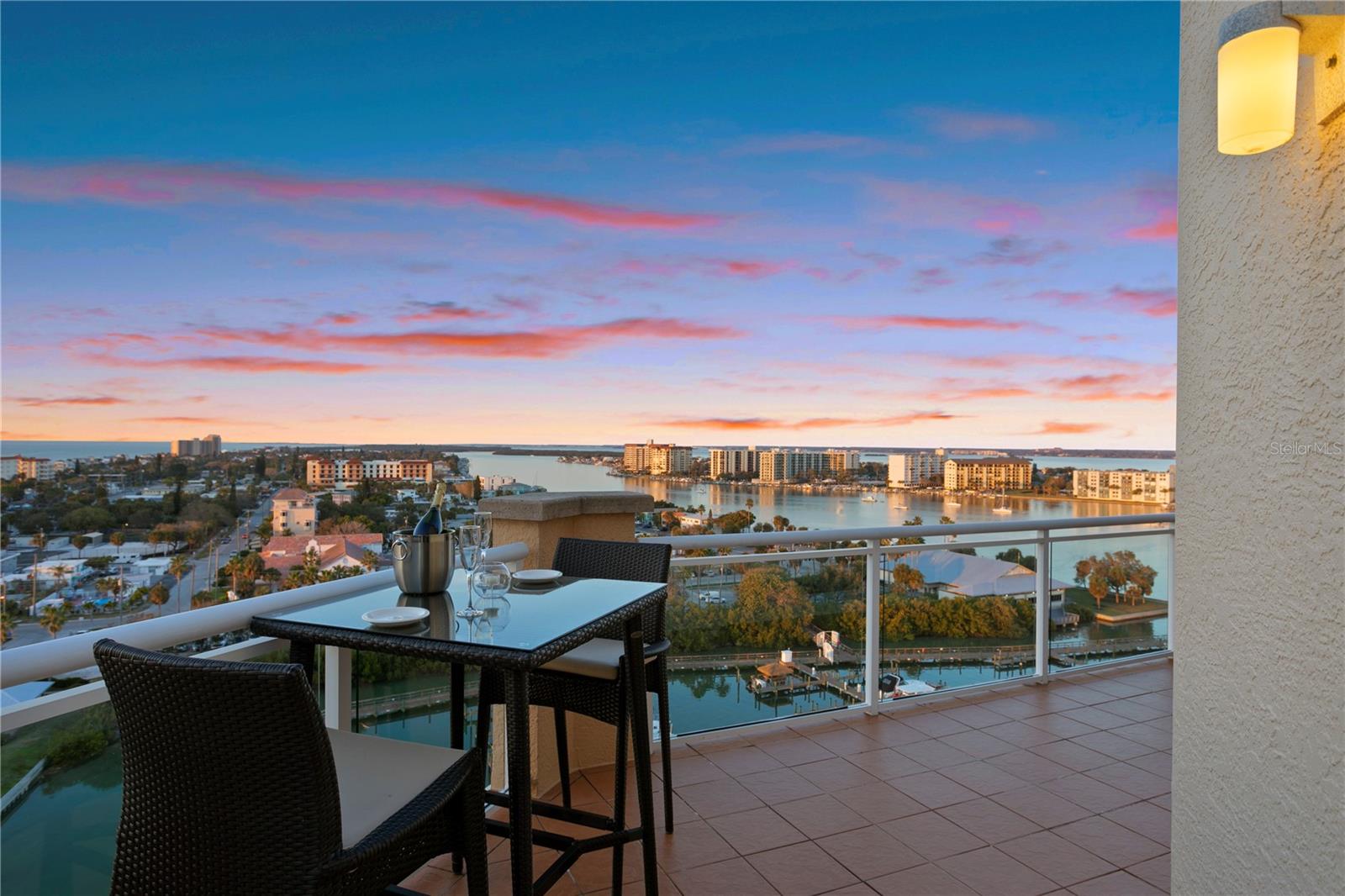 Image 35 of 54 For 521 Mandalay Avenue 1210