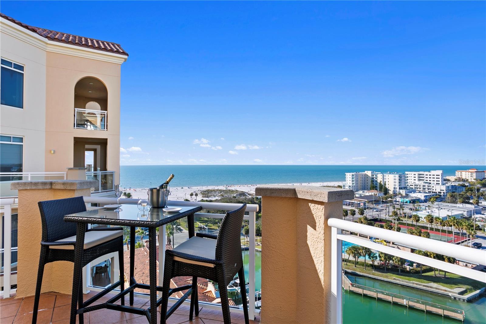 Image 37 of 54 For 521 Mandalay Avenue 1210