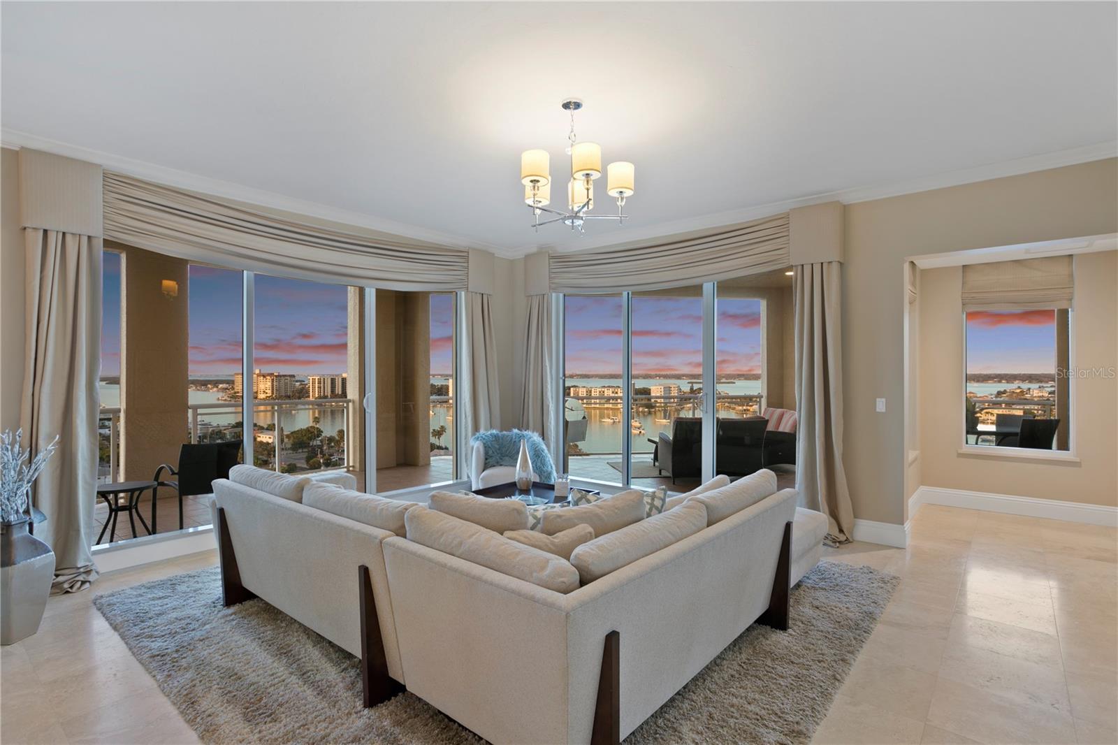 Image 4 of 54 For 521 Mandalay Avenue 1210