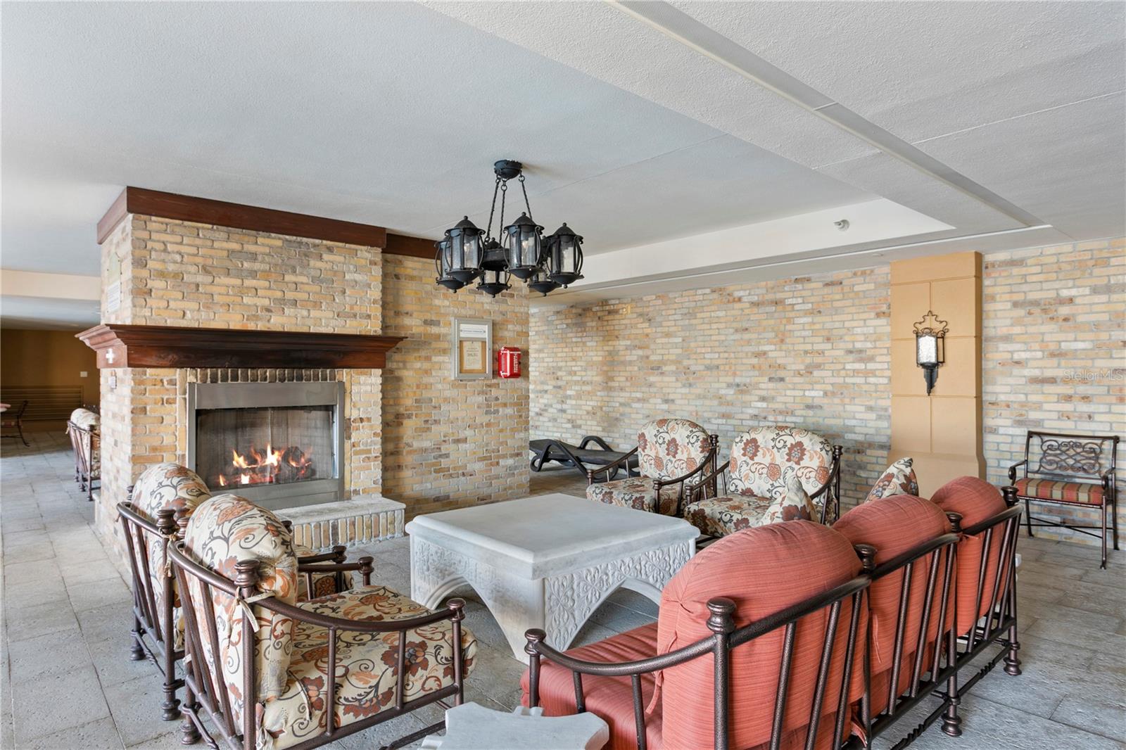 Image 45 of 54 For 521 Mandalay Avenue 1210