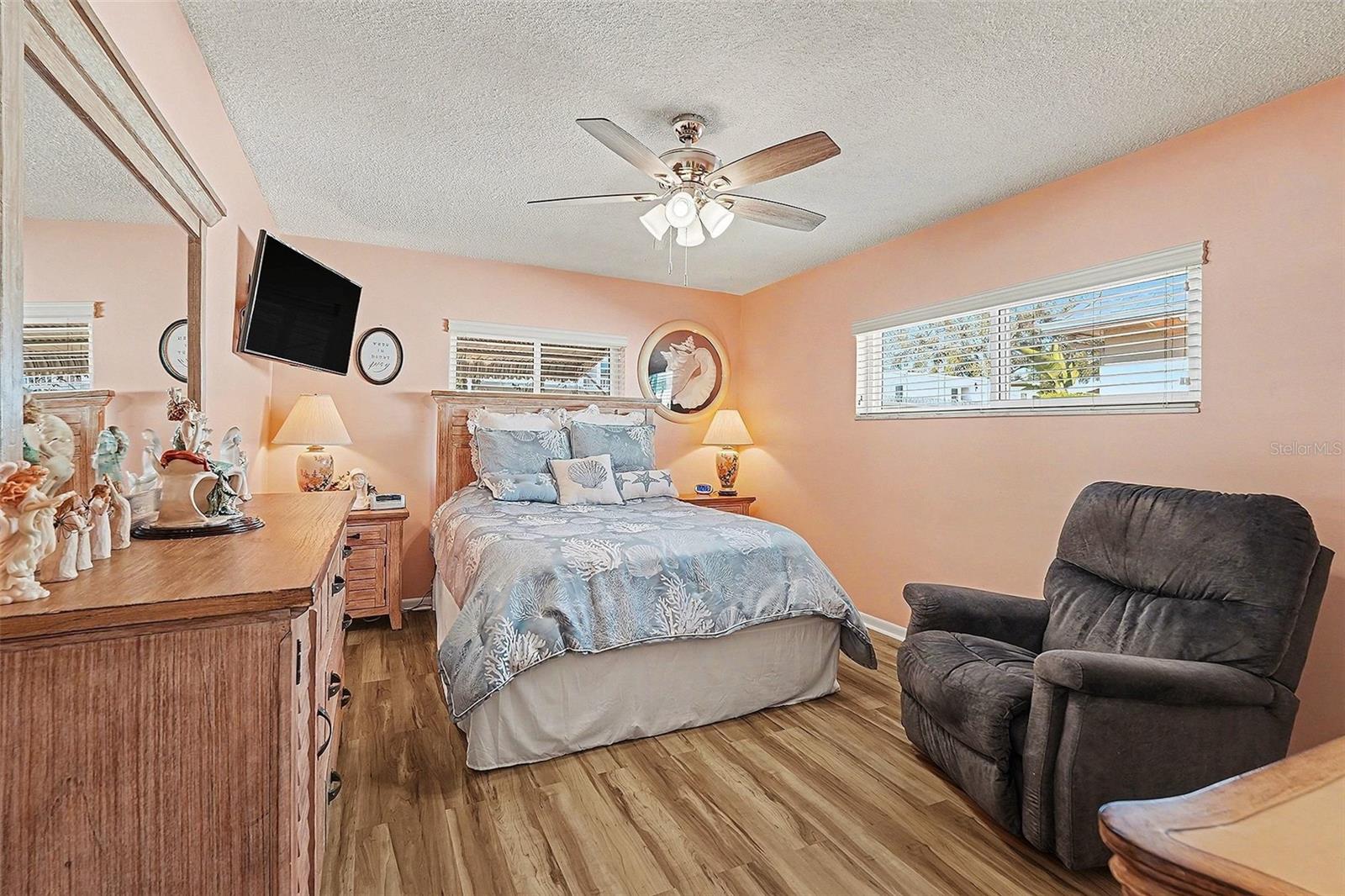 Image 14 of 28 For 1659 Lake Avenue 1