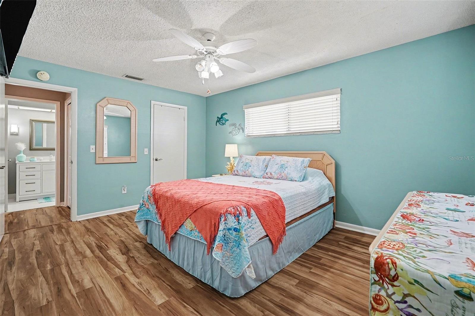 Image 17 of 28 For 1659 Lake Avenue 1