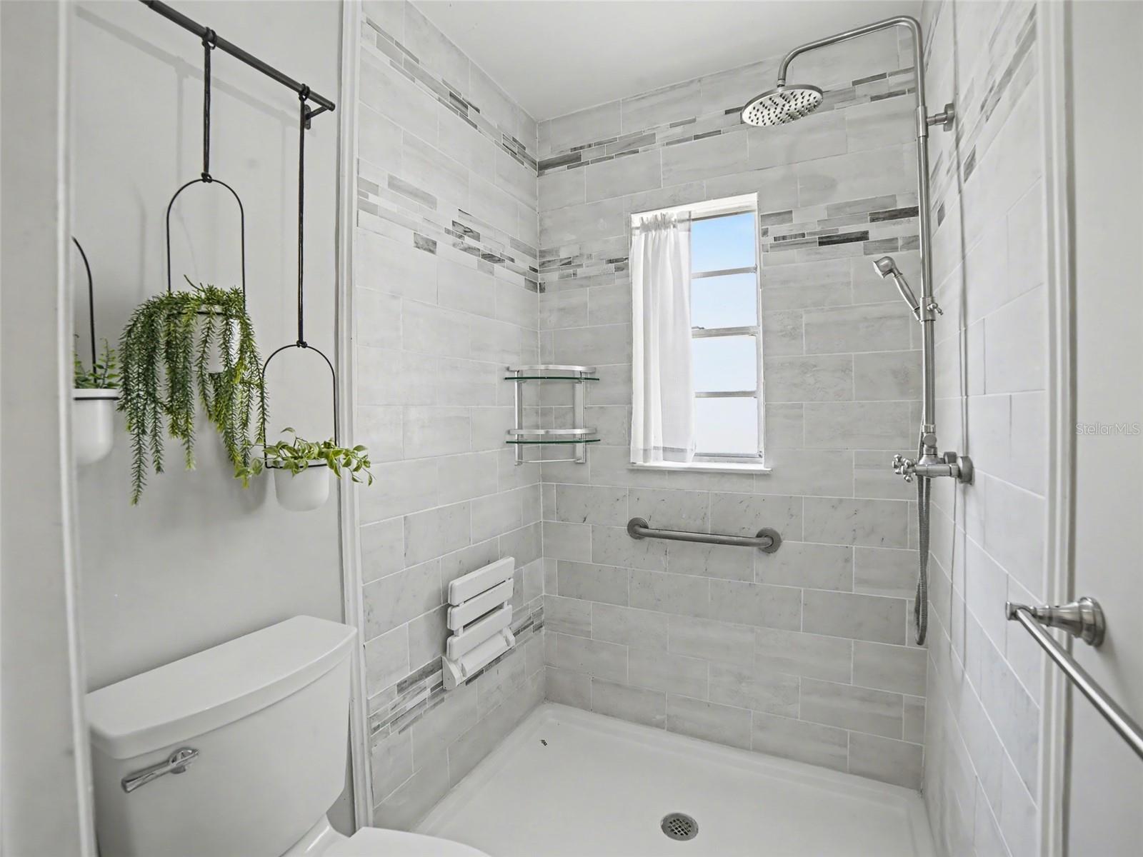 Image 13 of 23 For 2007 Paladin Court