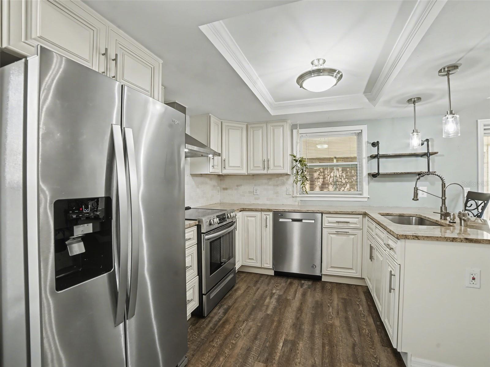 Image 9 of 23 For 2007 Paladin Court