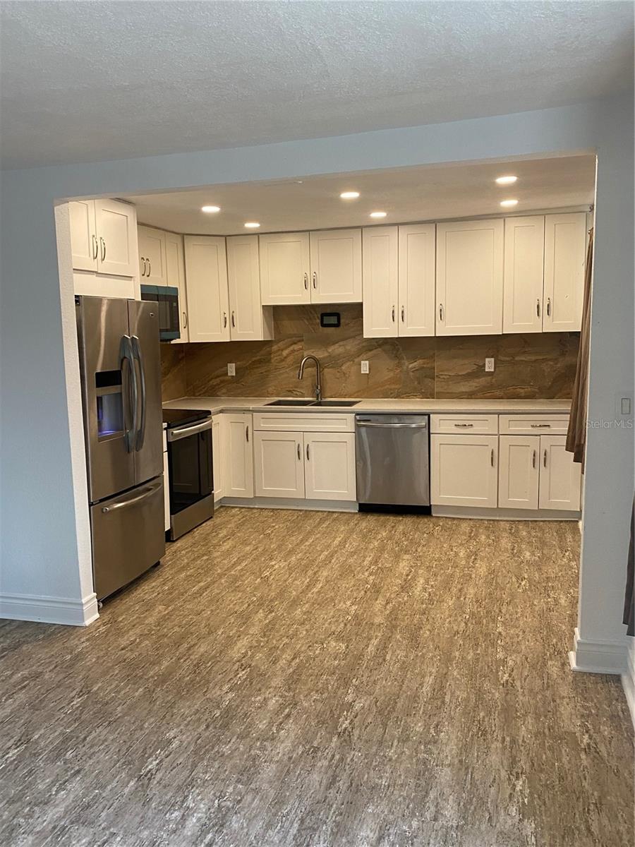 Image 28 of 68 For 2302 Cochran Street