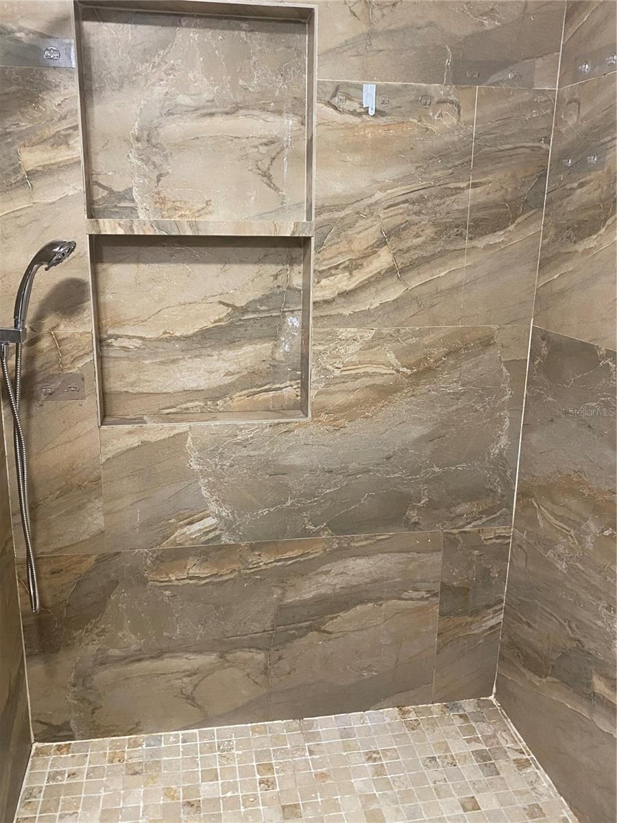 Image 29 of 68 For 2302 Cochran Street