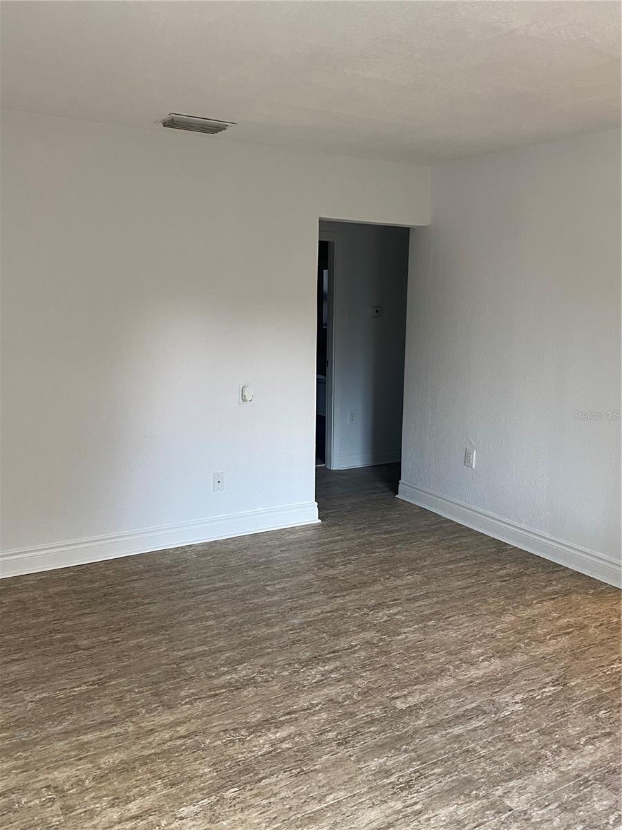 Image 30 of 68 For 2302 Cochran Street