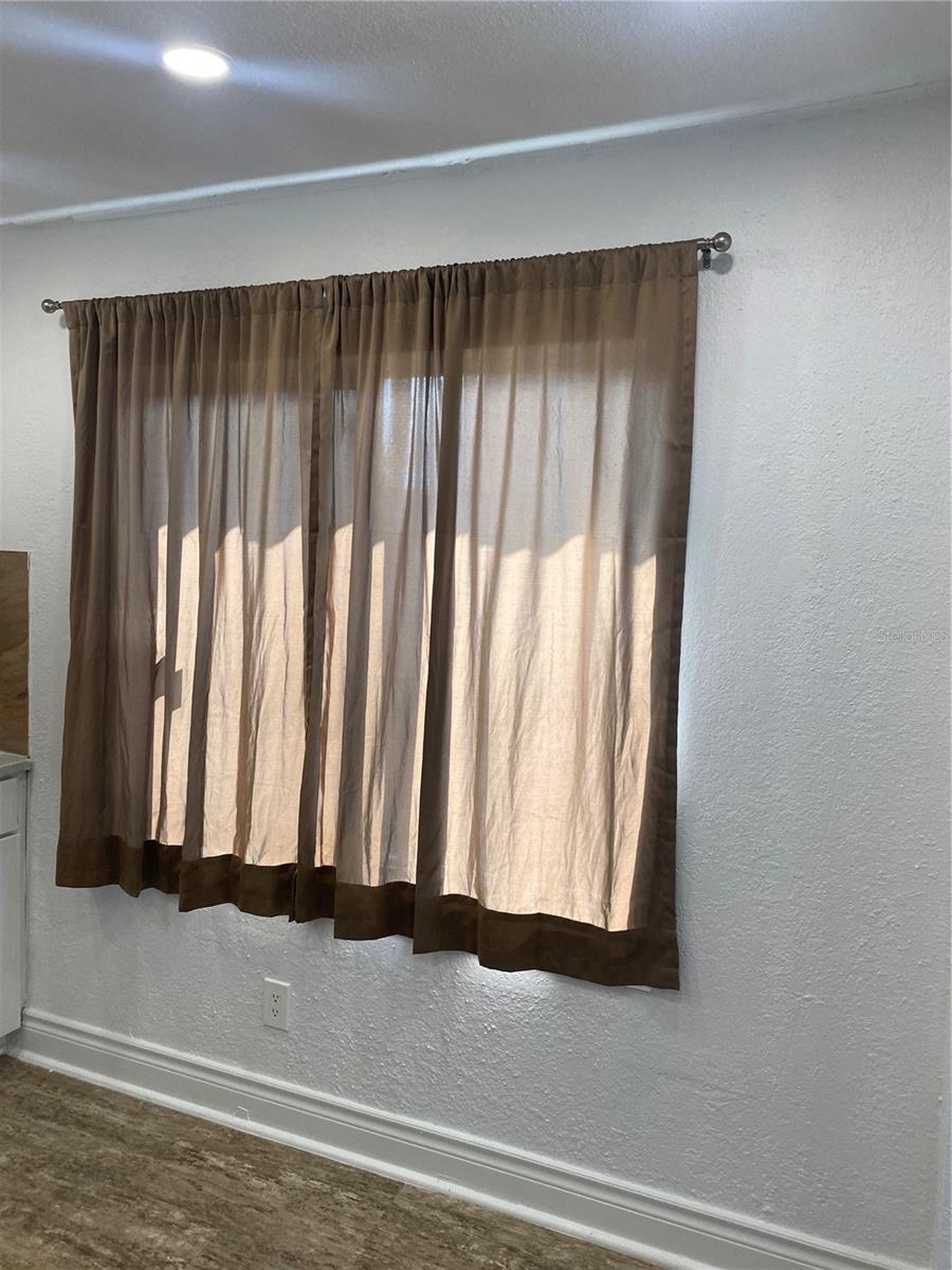 Image 31 of 68 For 2302 Cochran Street