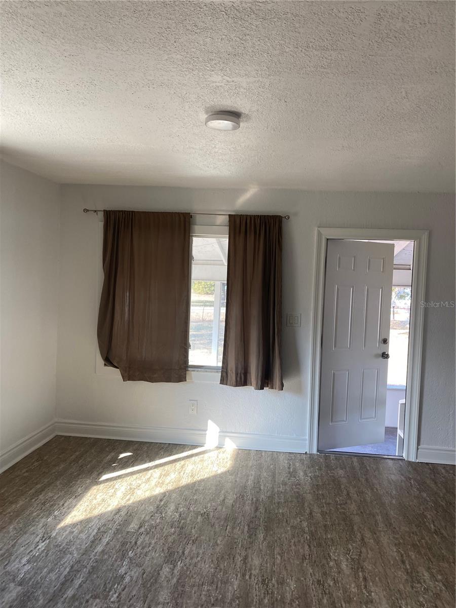 Image 41 of 68 For 2302 Cochran Street