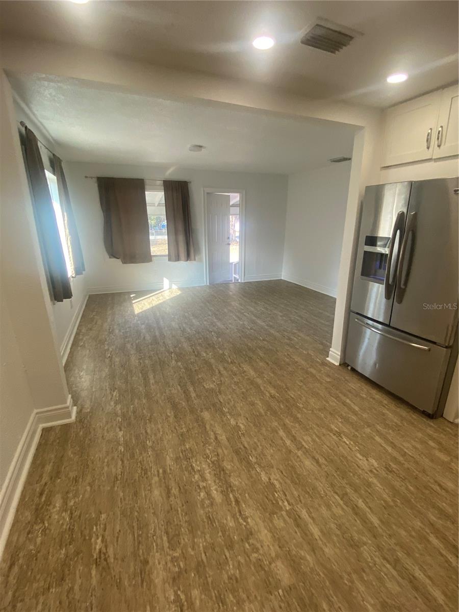 Image 45 of 68 For 2302 Cochran Street