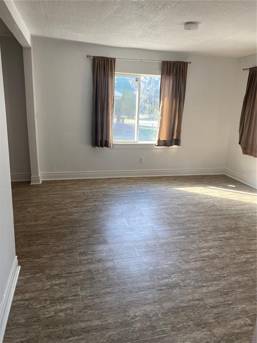 Image 49 of 68 For 2302 Cochran Street