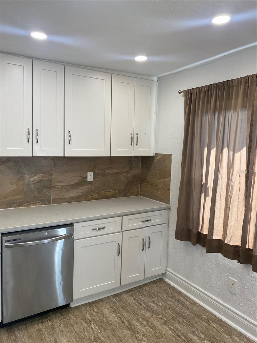 Image 52 of 68 For 2302 Cochran Street