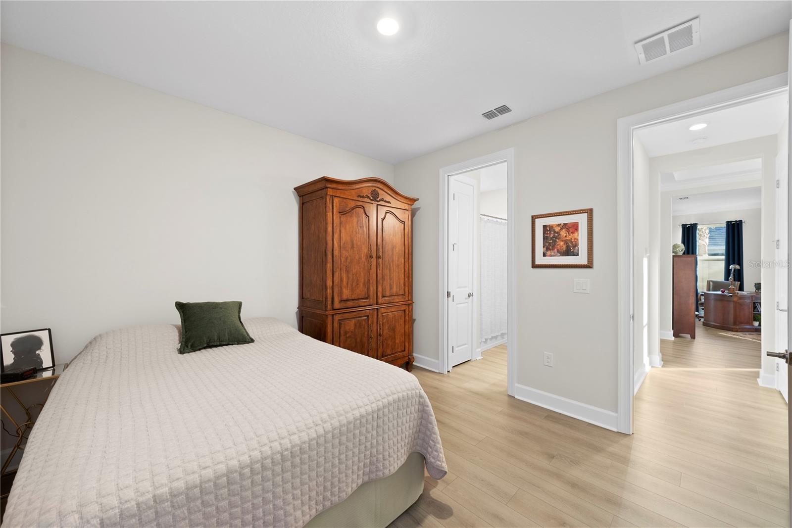 Image 33 of 94 For 4618 Isonzo Way