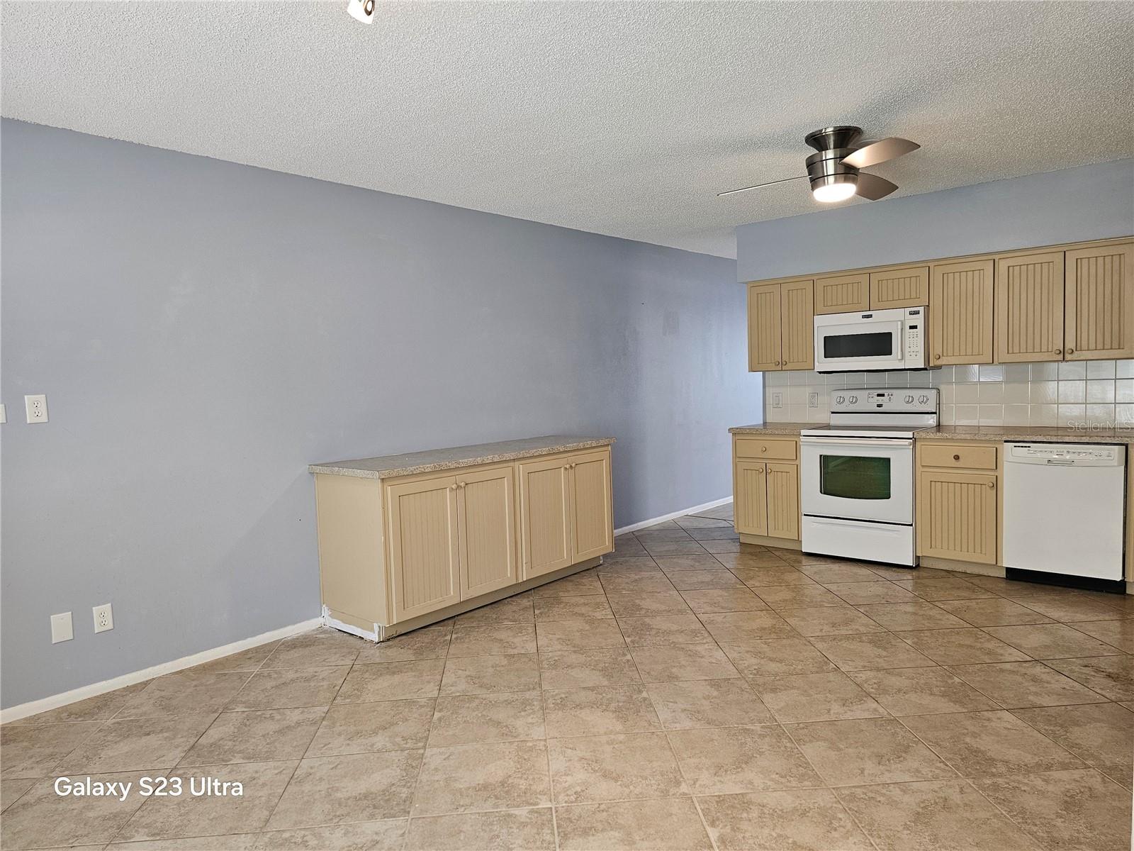 Image 9 of 36 For 2263 Americus Boulevard E 17