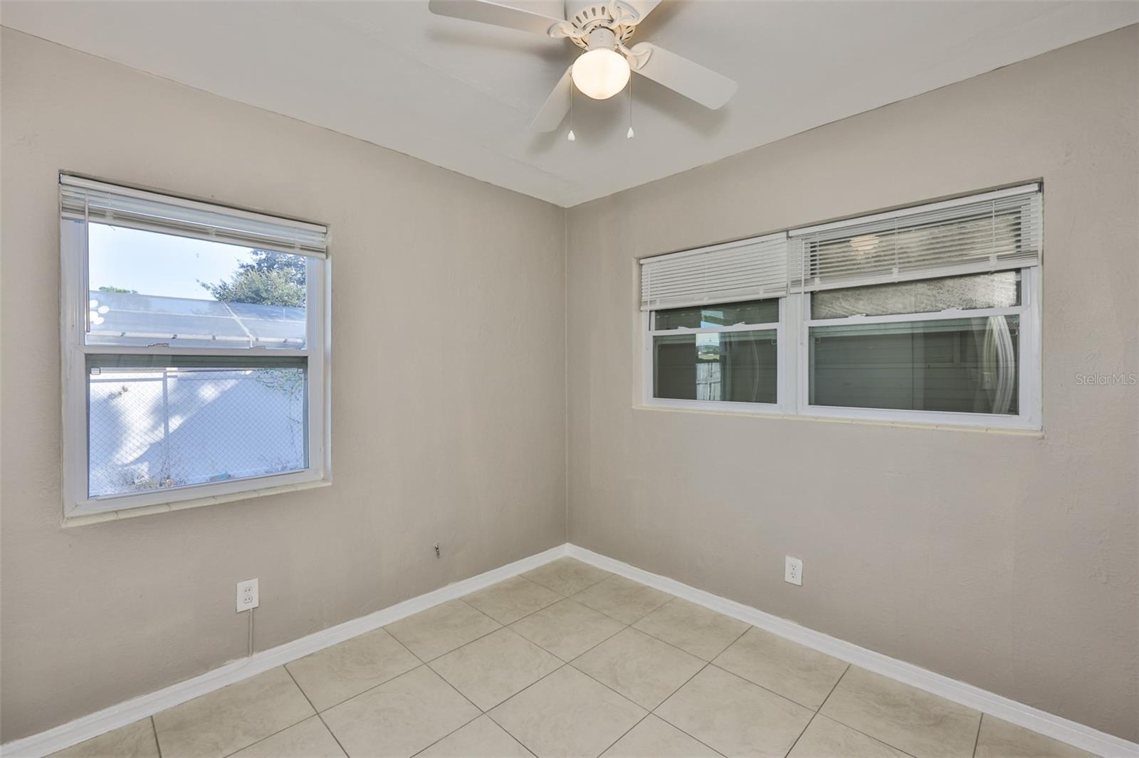 Image 20 of 39 For 72 Lake Shore Drive