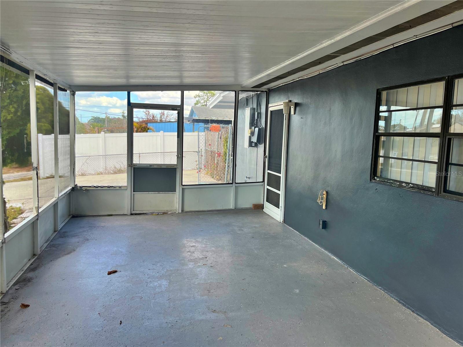 Image 28 of 39 For 72 Lake Shore Drive