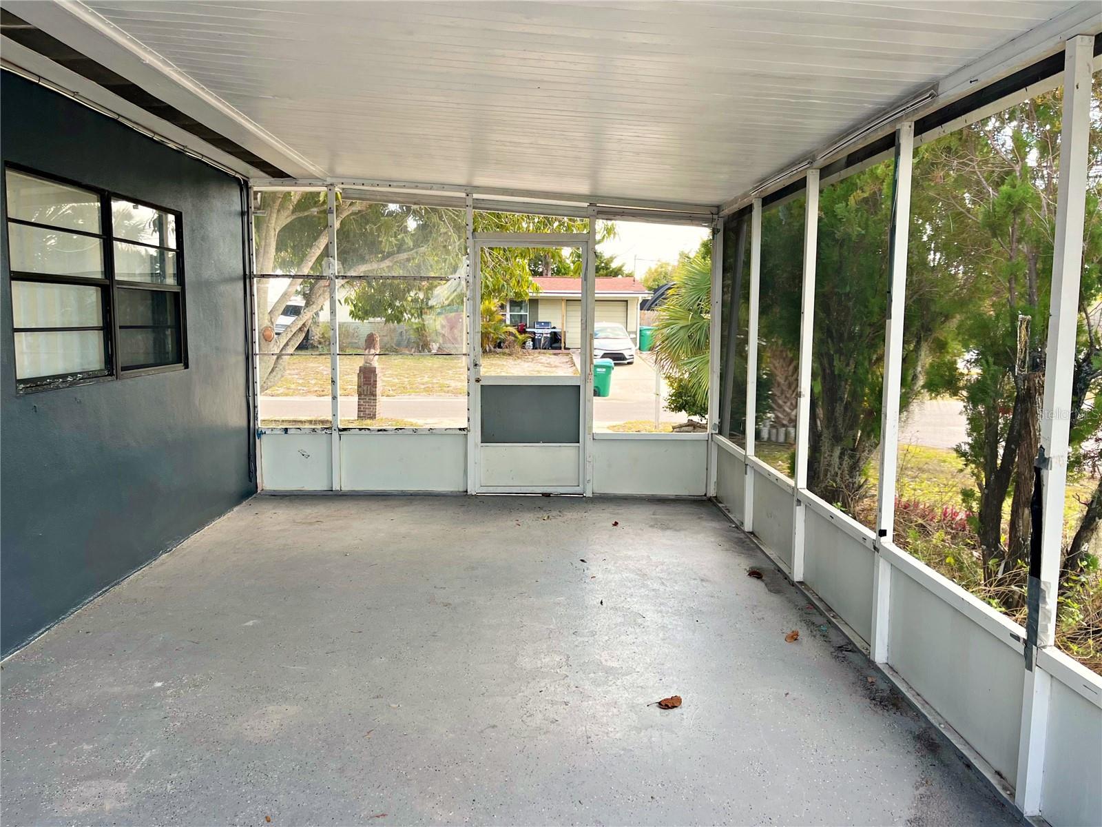 Image 29 of 39 For 72 Lake Shore Drive