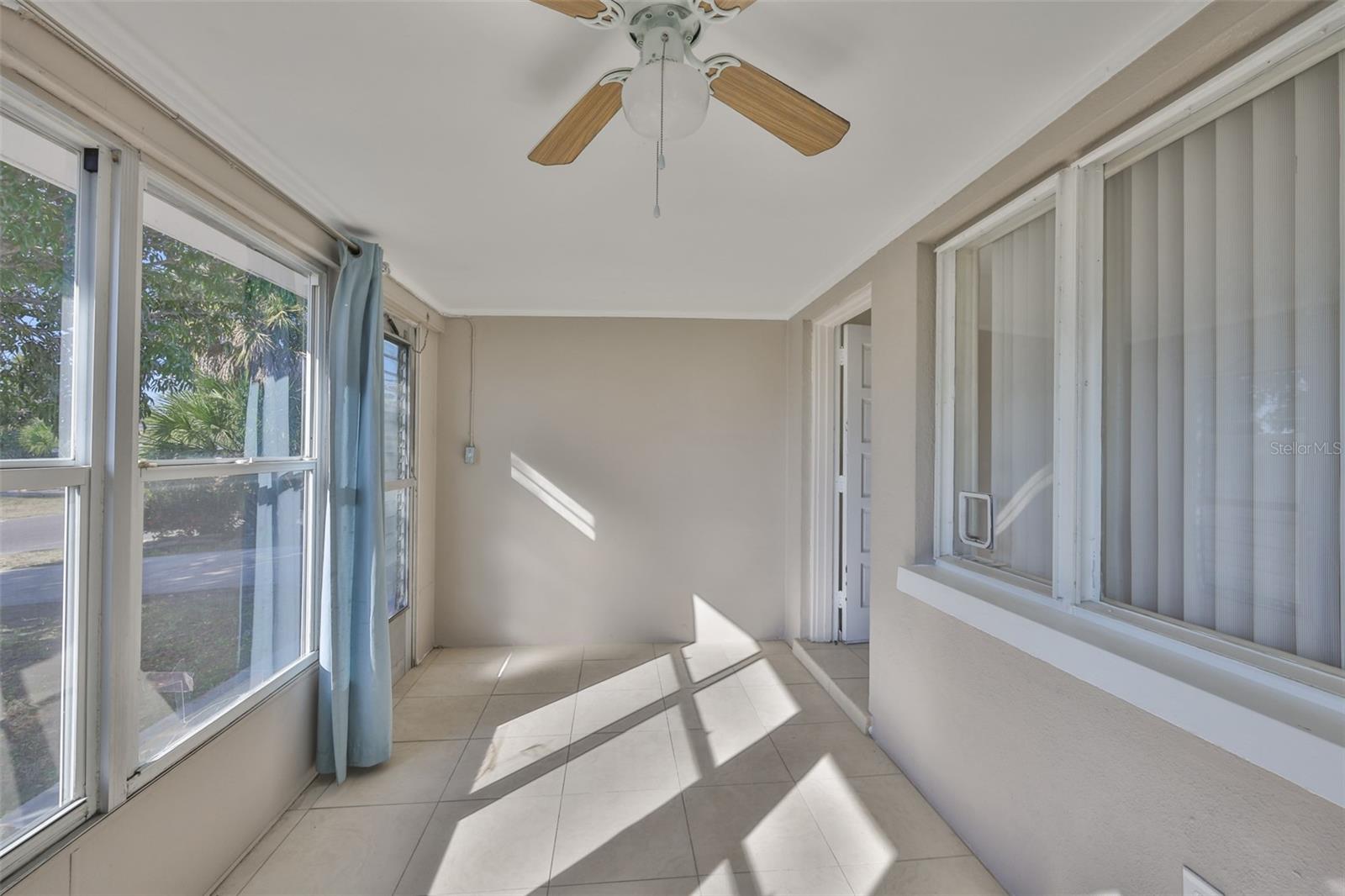 Image 7 of 39 For 72 Lake Shore Drive