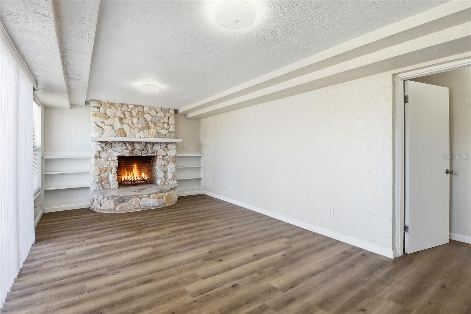 Image 25 of 45 For 1010 Bel Air Drive