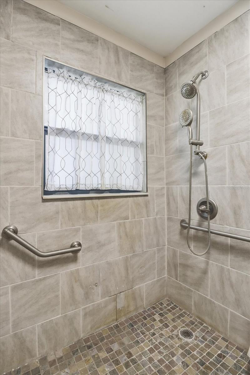 Image 28 of 45 For 1010 Bel Air Drive