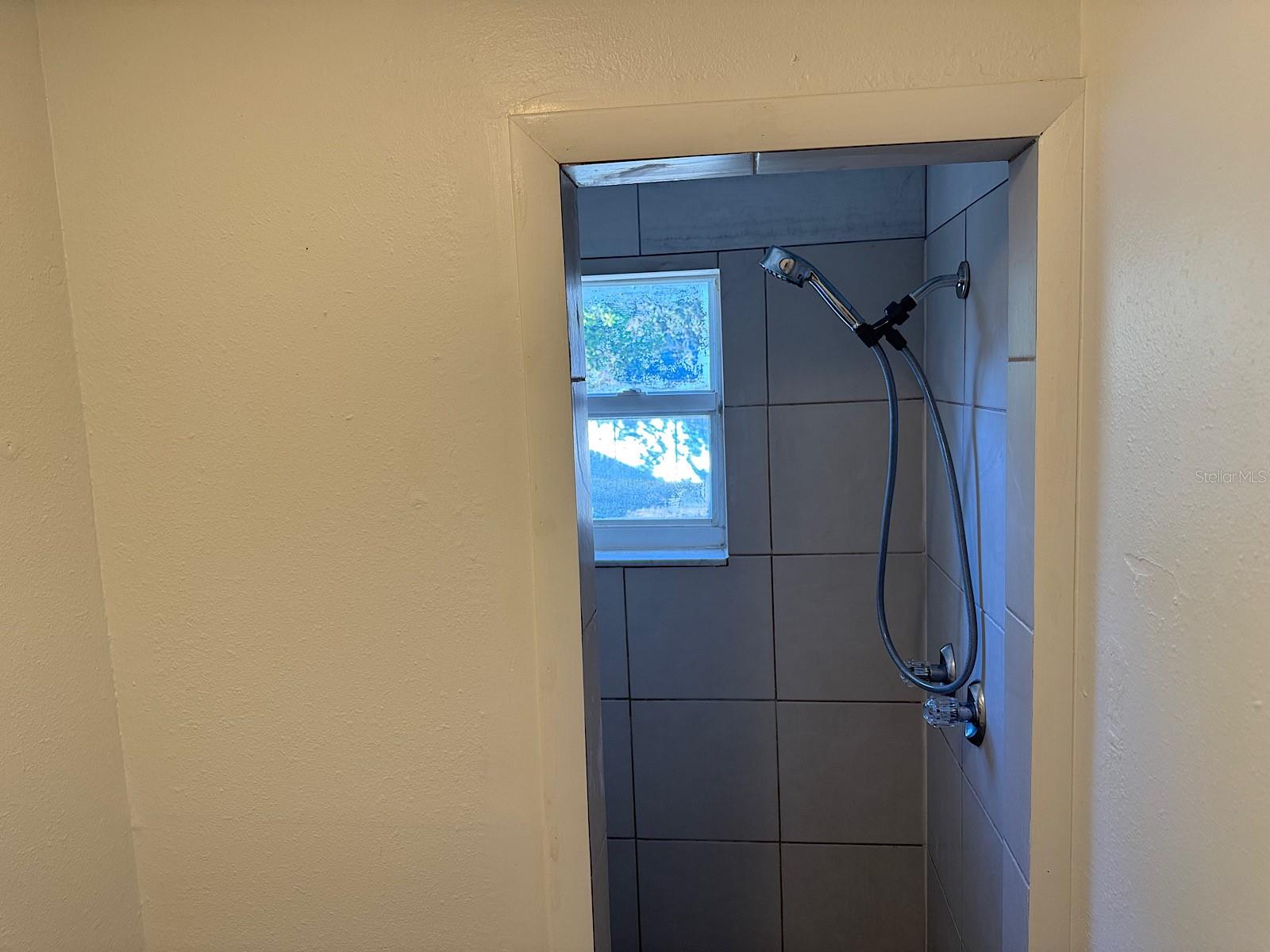 Image 14 of 19 For 623 Beckett Way A