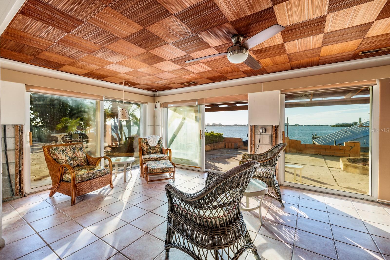 Image 31 of 38 For 1844 Venetian Point Drive