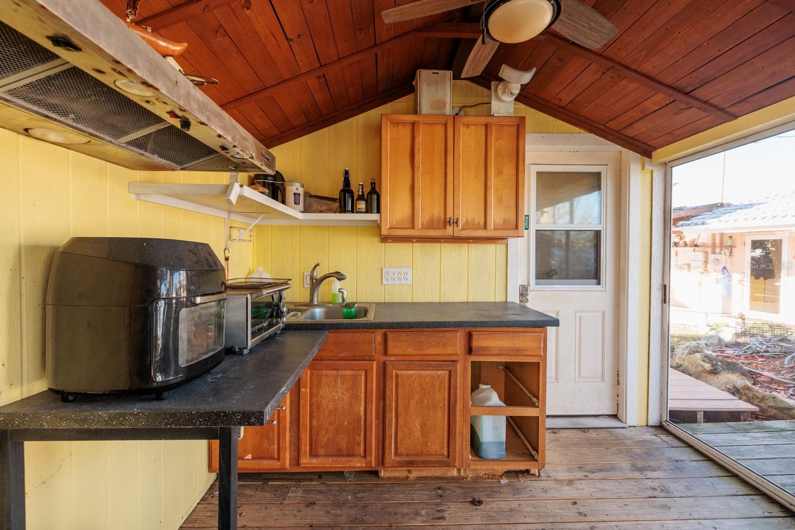 Image 35 of 38 For 1844 Venetian Point Drive