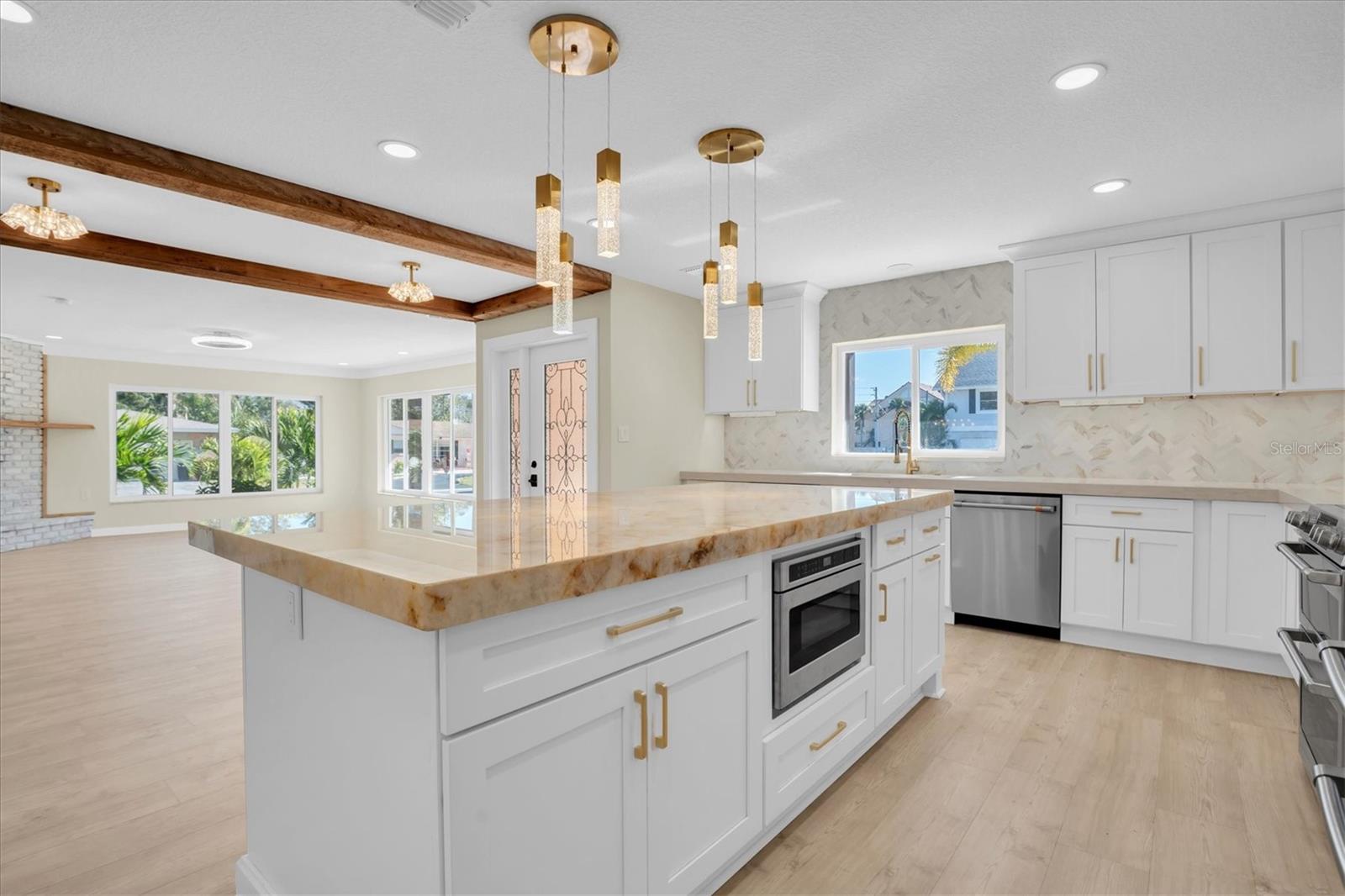 Image 10 of 47 For 6400 Mockingbird Way S