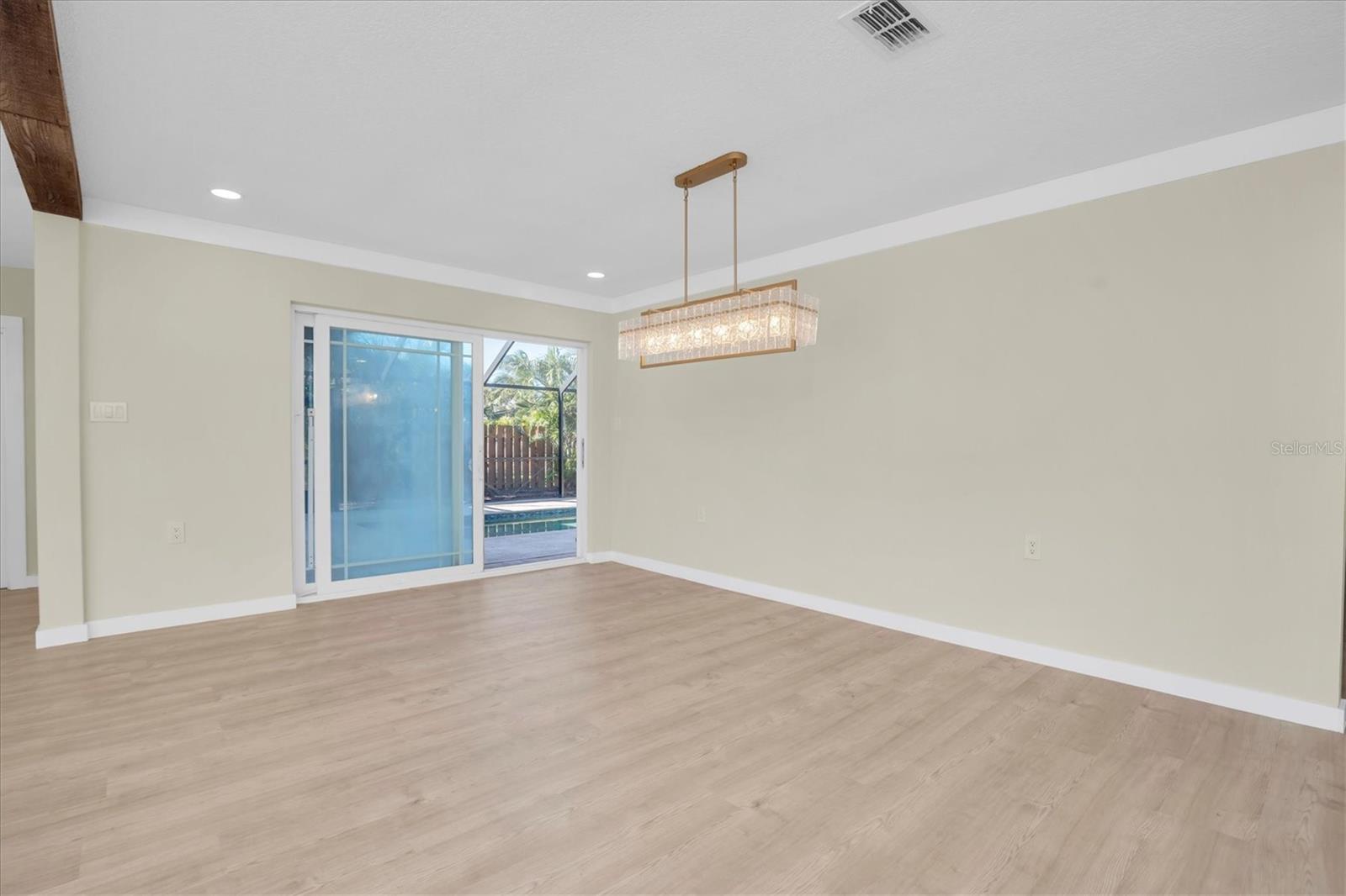 Image 12 of 47 For 6400 Mockingbird Way S