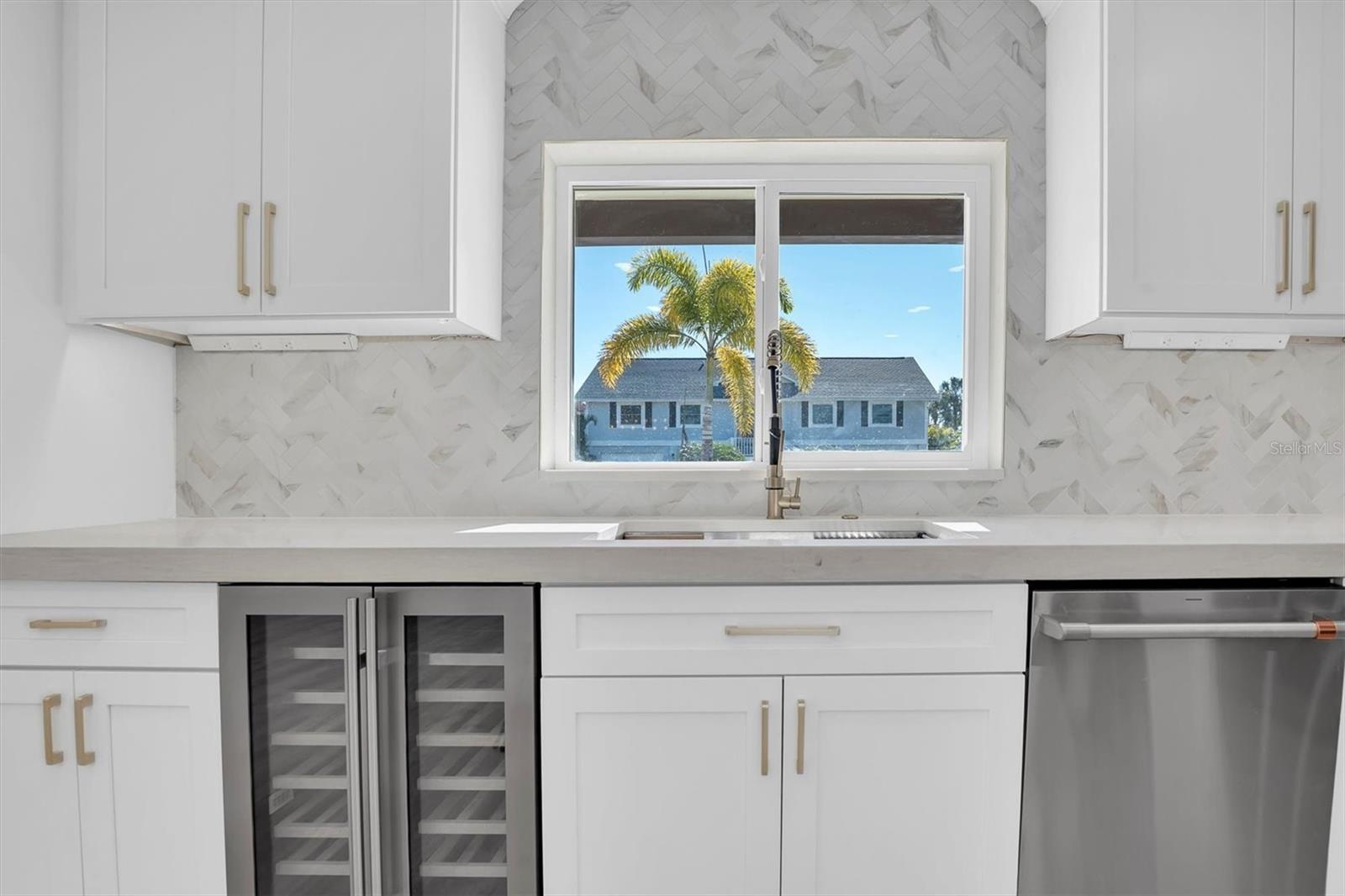 Image 15 of 47 For 6400 Mockingbird Way S