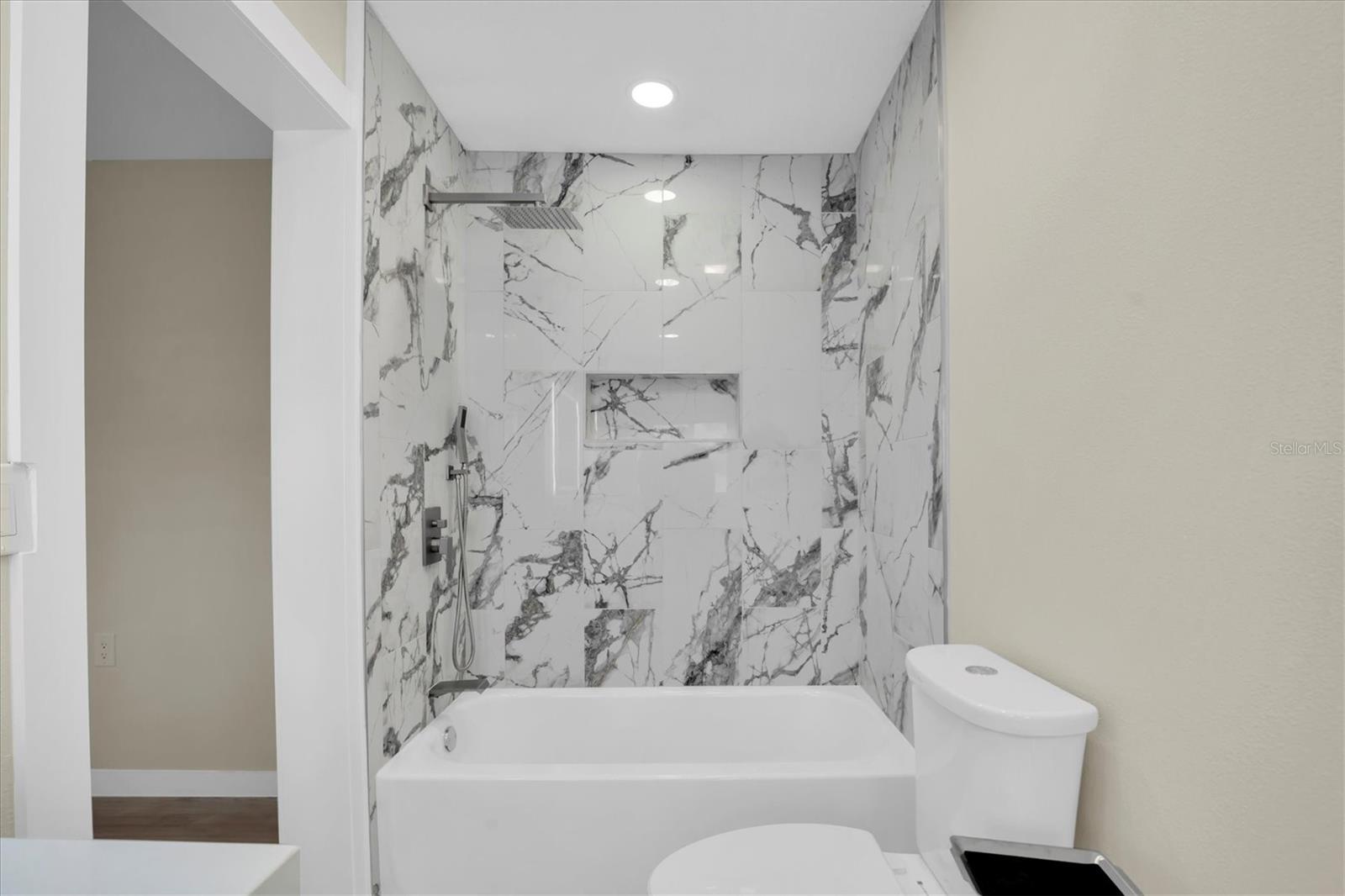 Image 30 of 47 For 6400 Mockingbird Way S