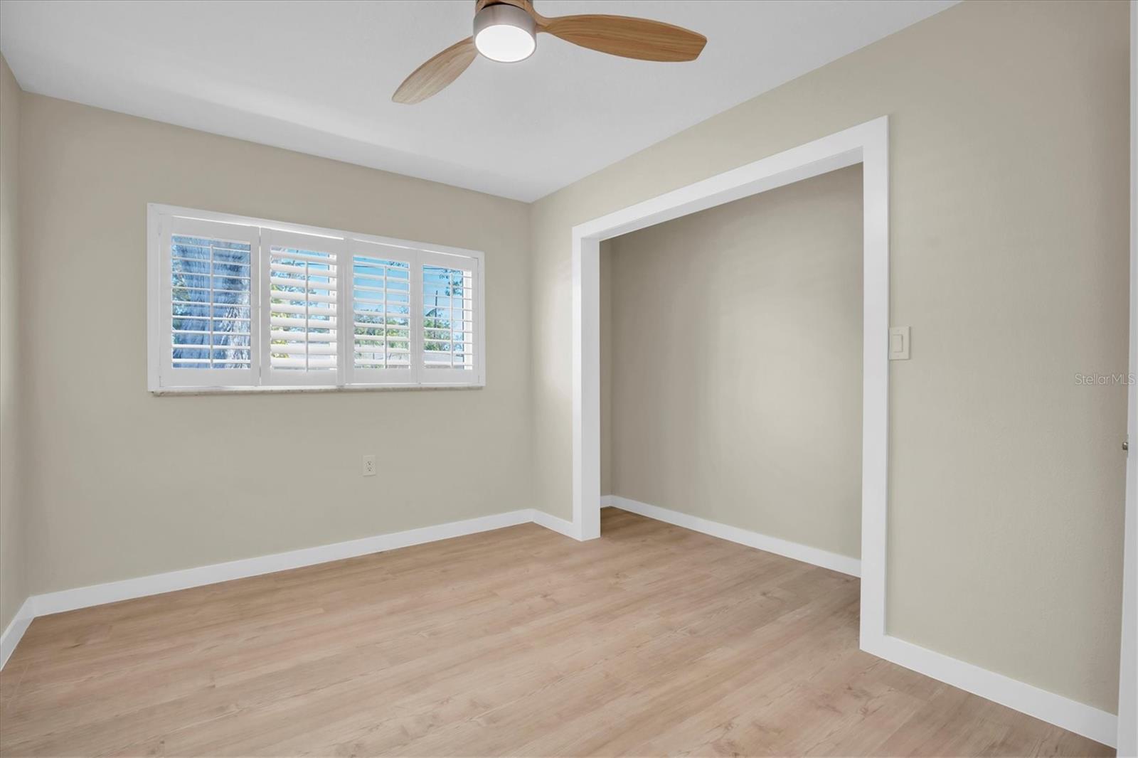 Image 33 of 47 For 6400 Mockingbird Way S