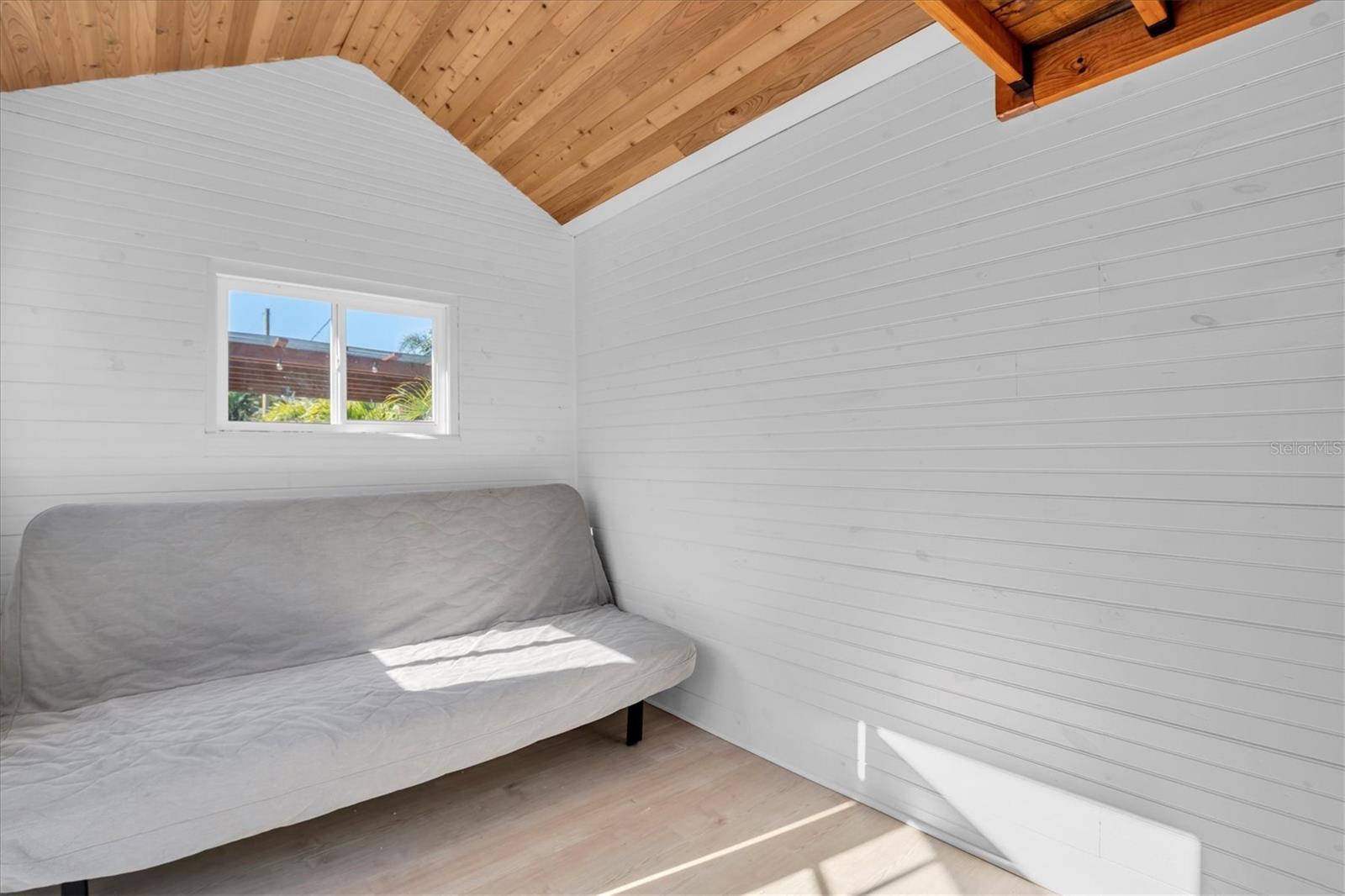 Image 39 of 47 For 6400 Mockingbird Way S