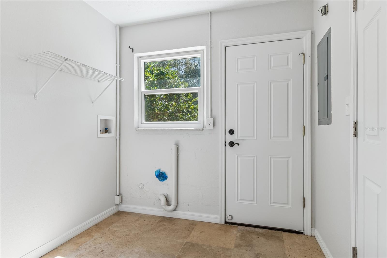 Image 25 of 42 For 145 Avon Drive