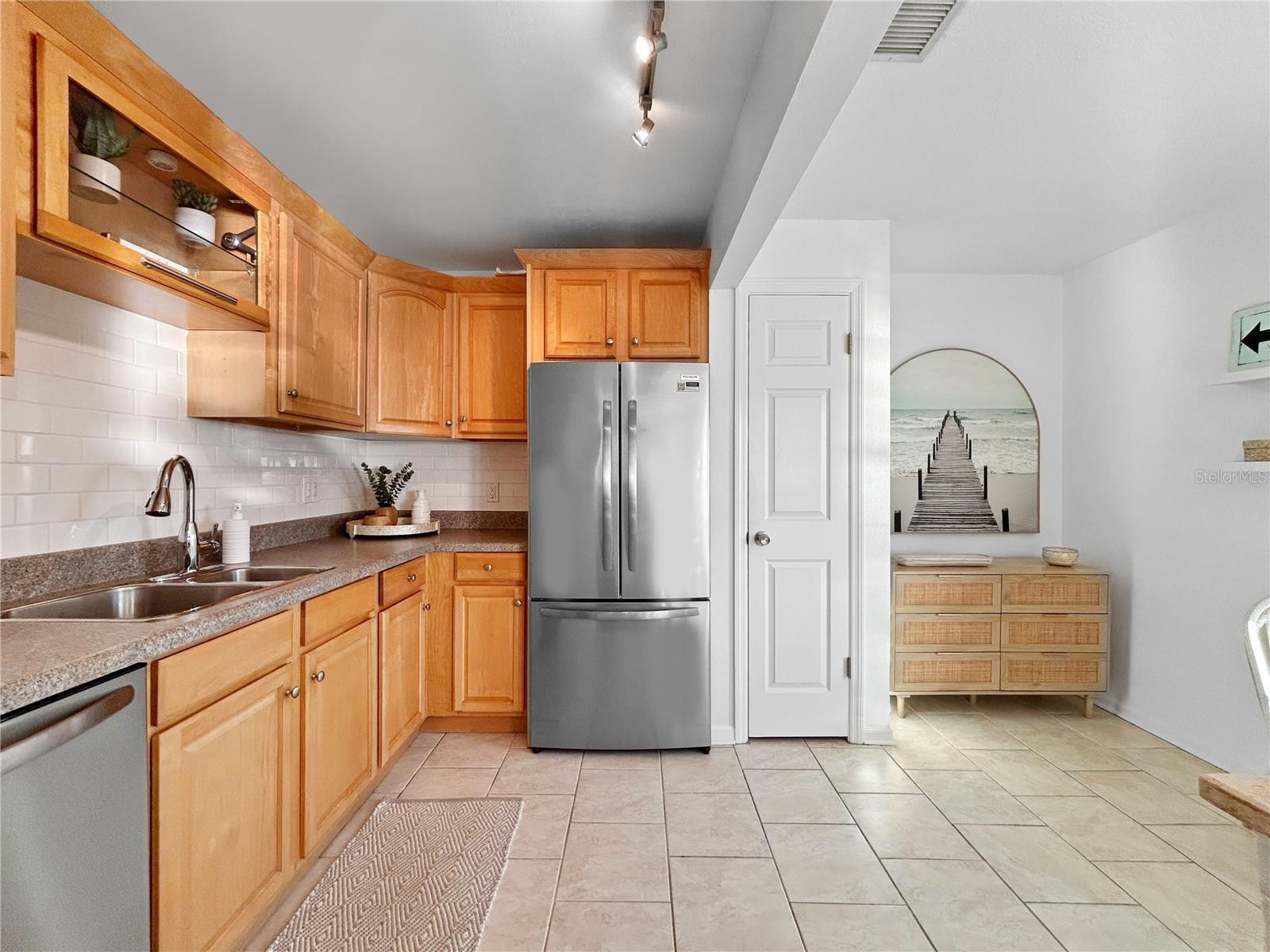 Image 17 of 37 For 5037 Starfish Drive Se D