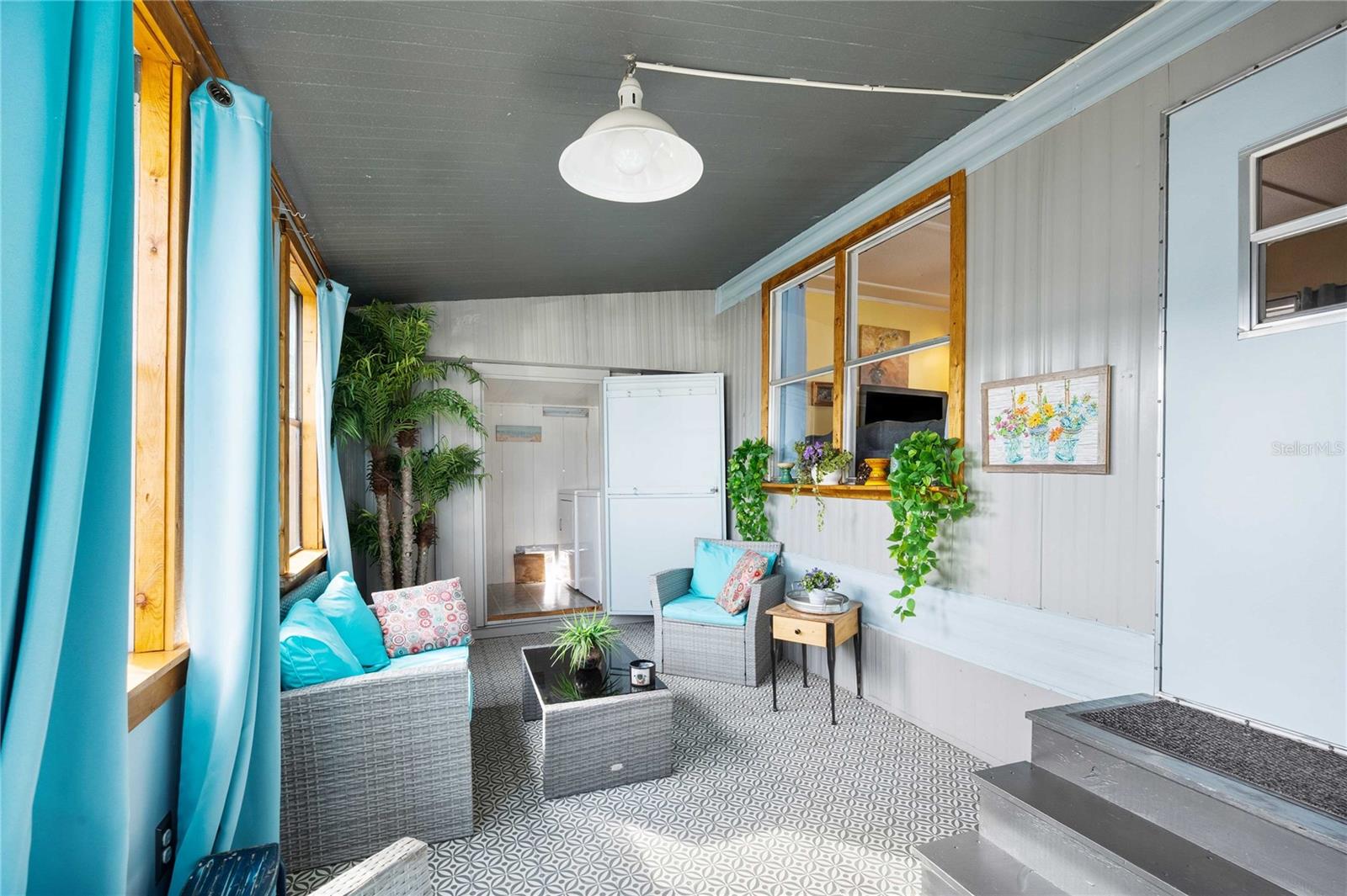 Image 16 of 44 For 37020 Lois Avenue