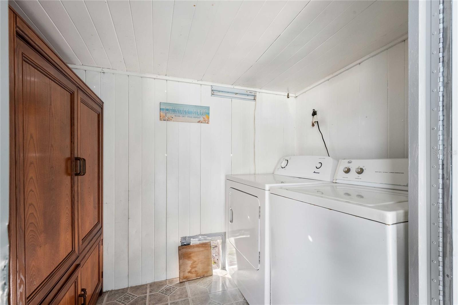 Image 17 of 44 For 37020 Lois Avenue