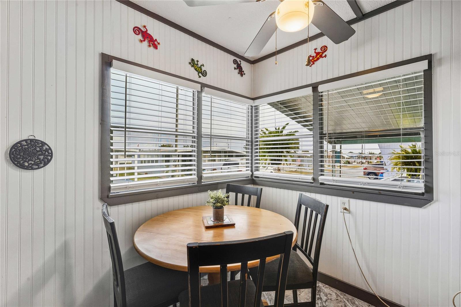 Image 9 of 44 For 37020 Lois Avenue