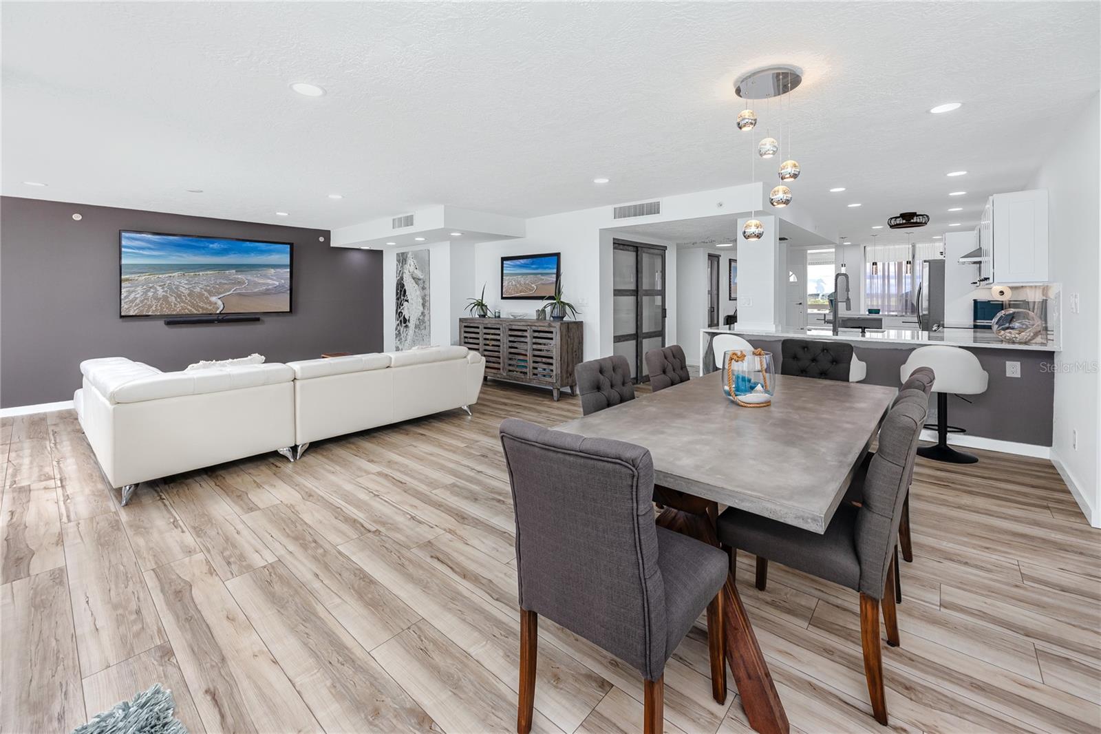 Image 17 of 43 For 17940 Gulf Boulevard 16a