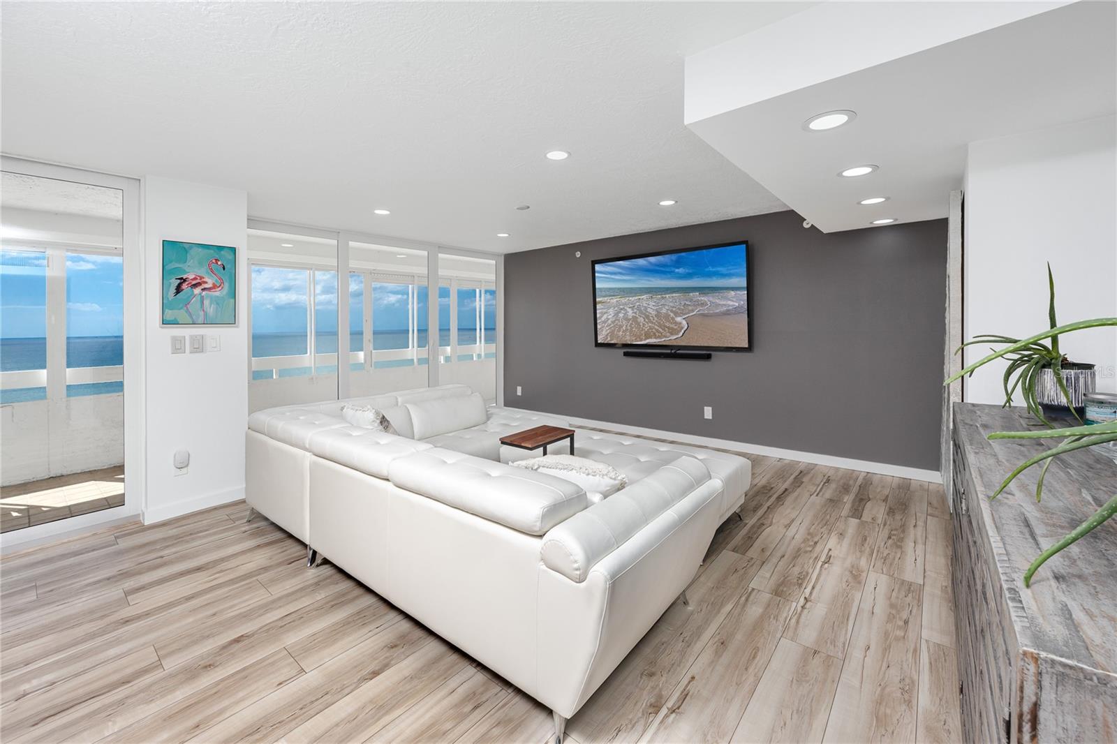 Image 18 of 43 For 17940 Gulf Boulevard 16a