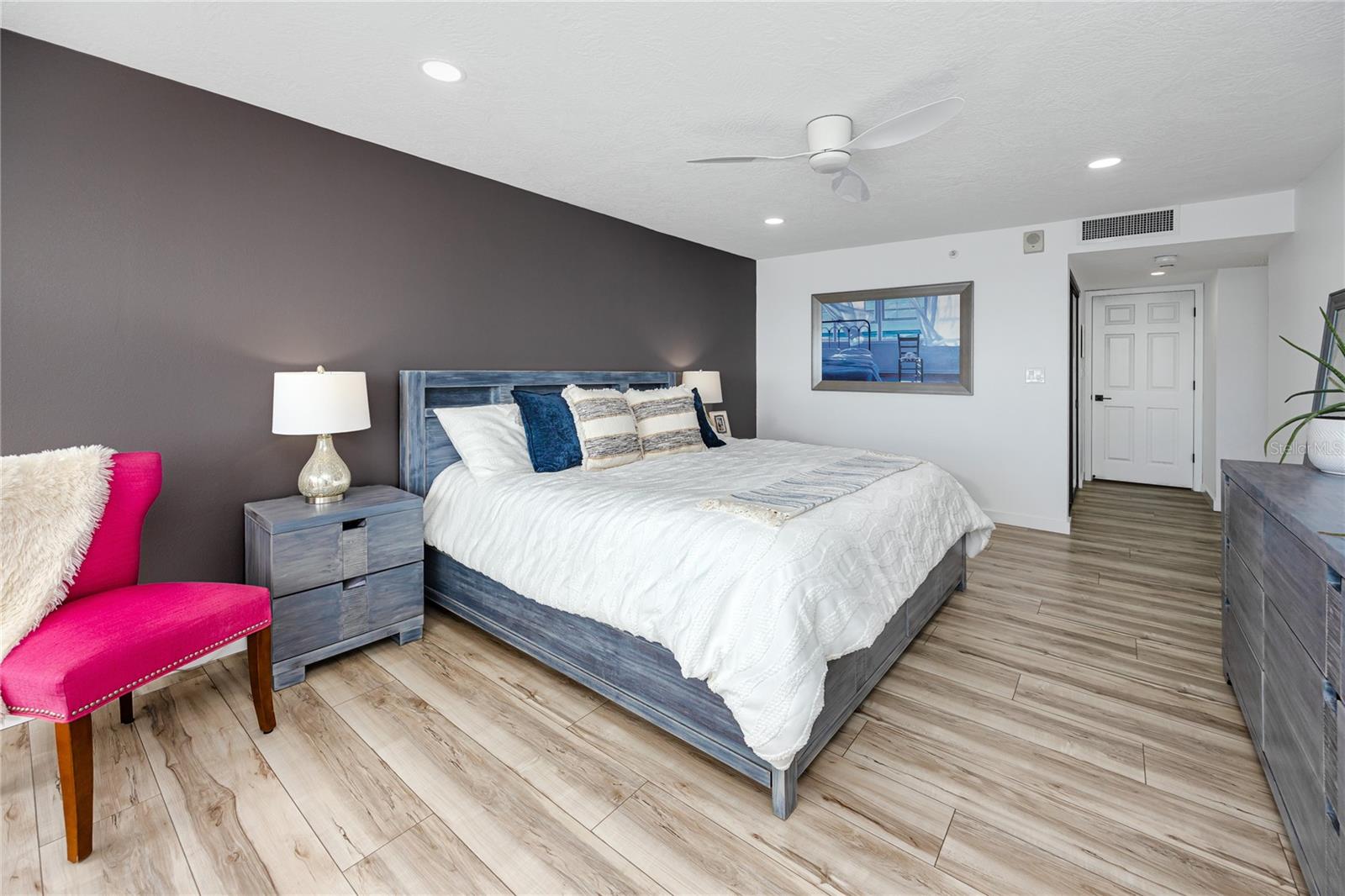 Image 21 of 43 For 17940 Gulf Boulevard 16a