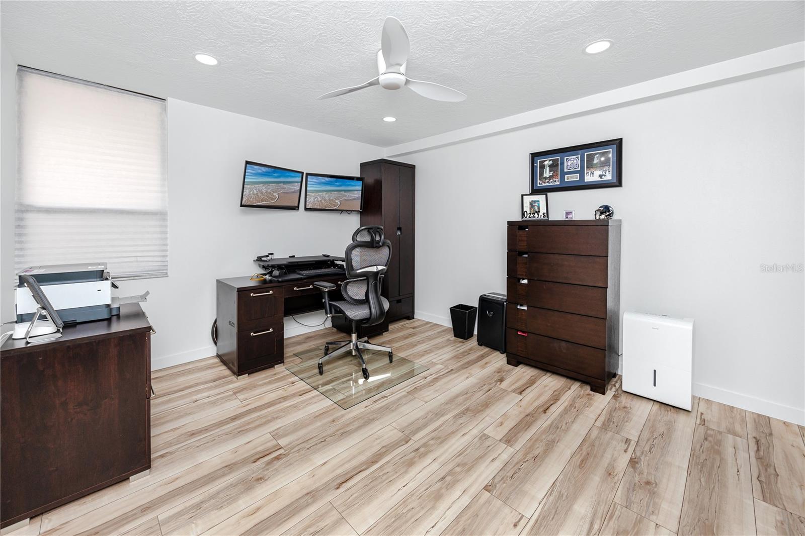 Image 24 of 43 For 17940 Gulf Boulevard 16a